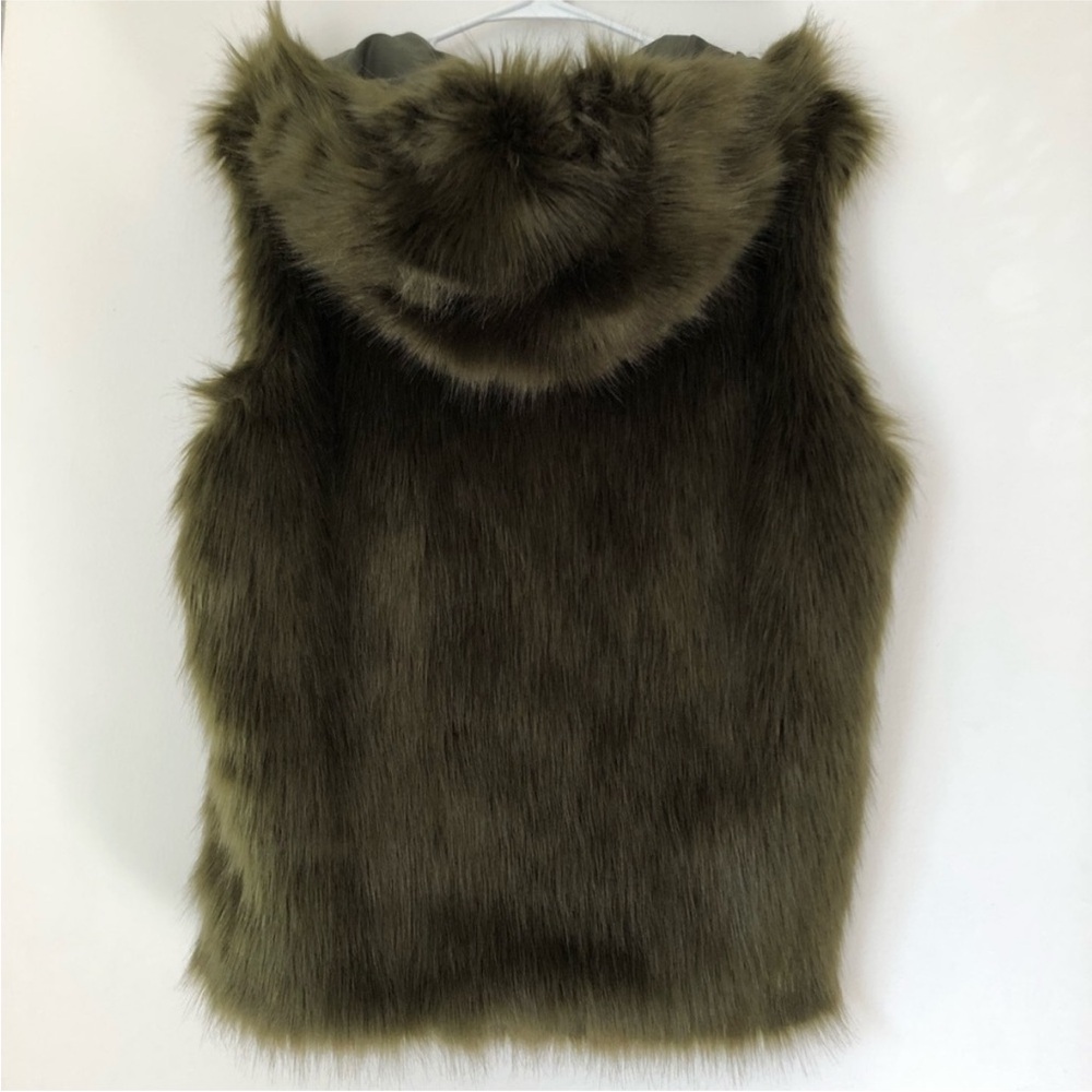 NWT Luxury Faux Fur 2 in 1 coat